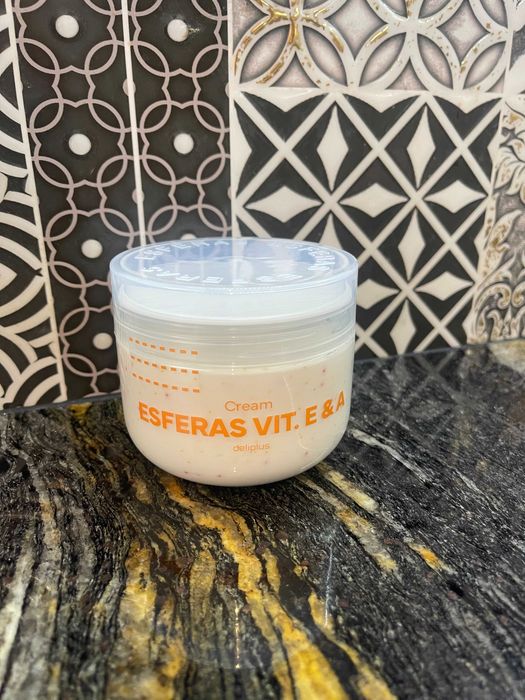 Crema corporal Esferas Vit. E&A. Krem do ciała Kapsułki Witaminowe E&A. 300ml Deliplus