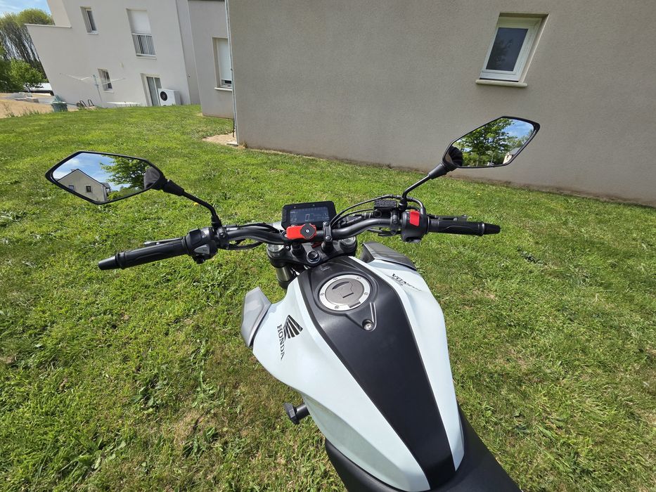 Honda Cb125R imaculada