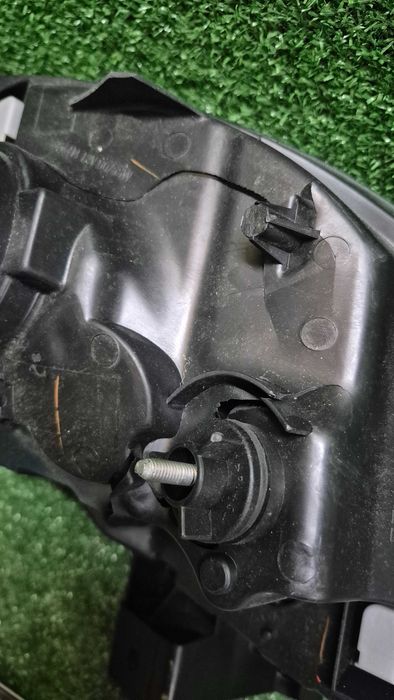 Otica Farol Esquerdo Renault Kangoo I KC FC 1997 a 2008 Ref. 551-1145L-LDEMY NOVO DEPO C/DANOS