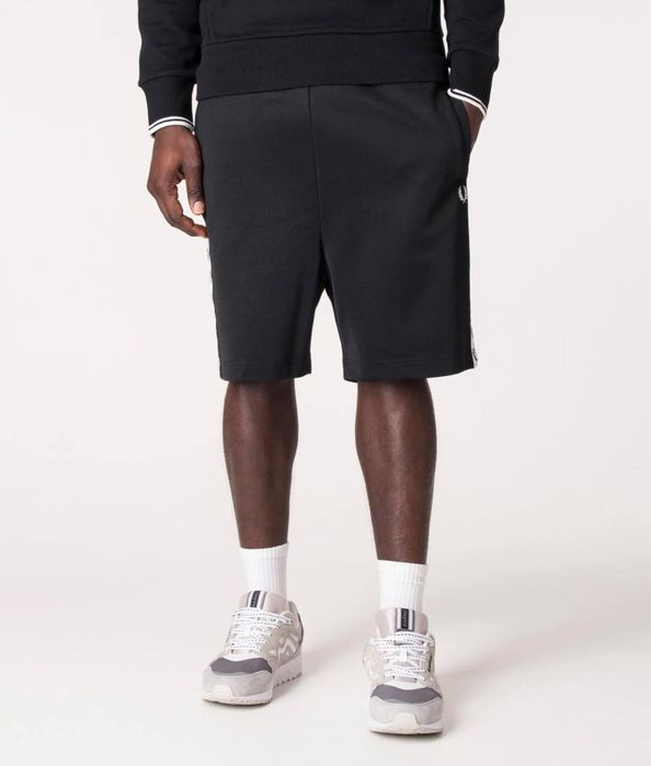 Шорты Fred Perry с лампасами
