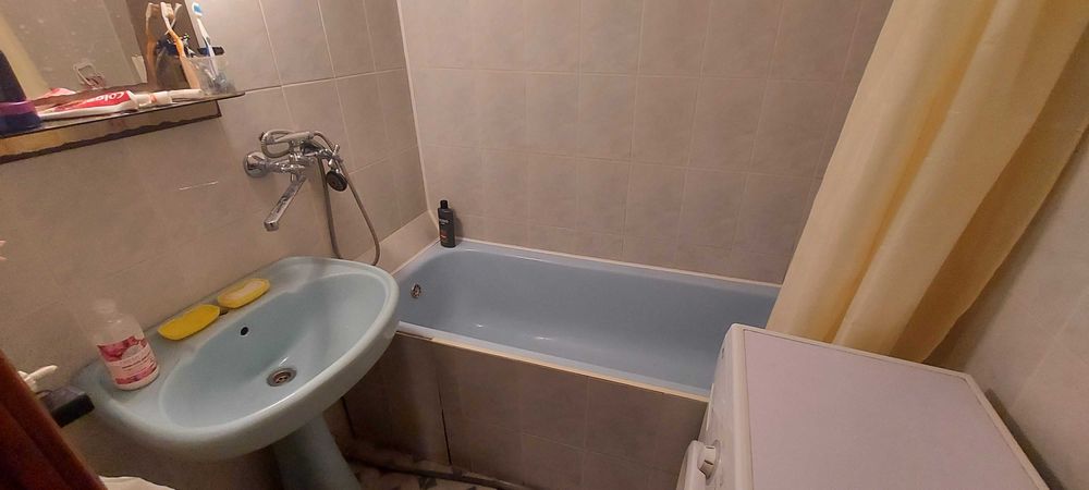 Оренда кiмната в 3-кiм. квартирi в м. Вишневе центр