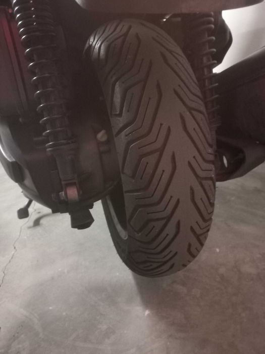 Yamaha xmax 400 como nova
