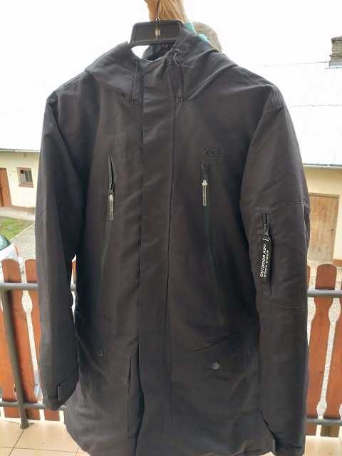 Zimowa czarna parka