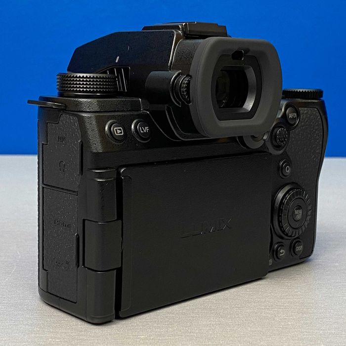 Panasonic Lumix DC-S5 IIX (Corpo) - 24.2MP | 3 ANOS DE GARANTIA
