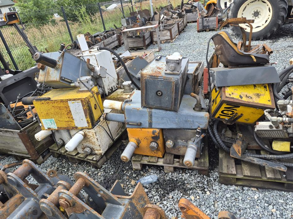Zbiornik hydrauliczny z Filtrami – maszyna wysięgnikowa / kosiarka hydrauliczna /rebak/tur /traktor/koparka itd pojemność od 35 -100 litrow
