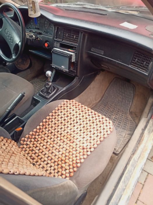 Ауді 80 1987р газ ,бензин 1.6 об'єм на ходу не потребує капітал.вклад.