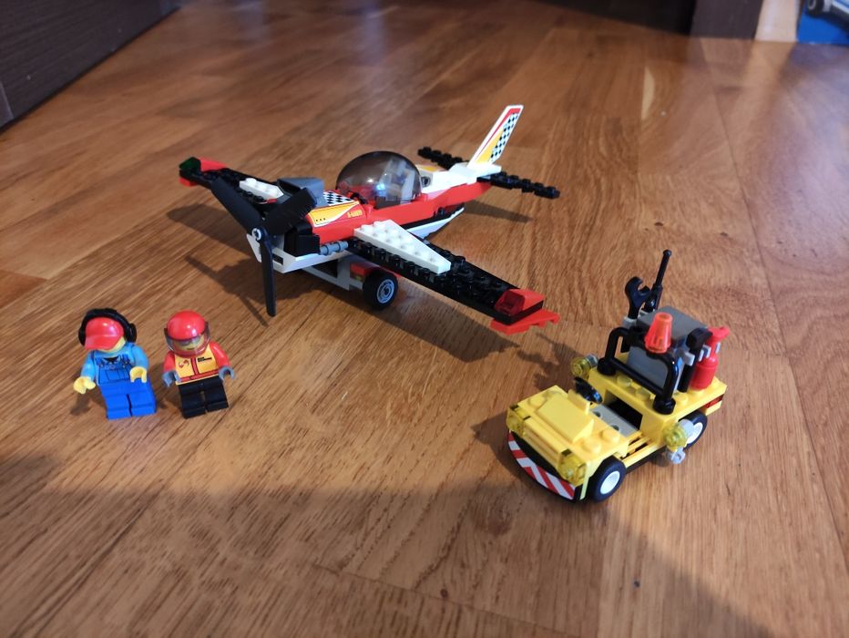 Lego city samolot 60019
