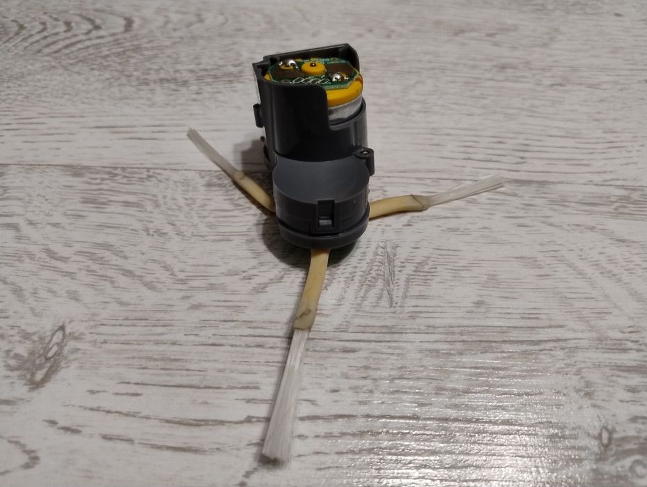 Moduł szczotki bocznej ze szczotką Irobot Roomba 980