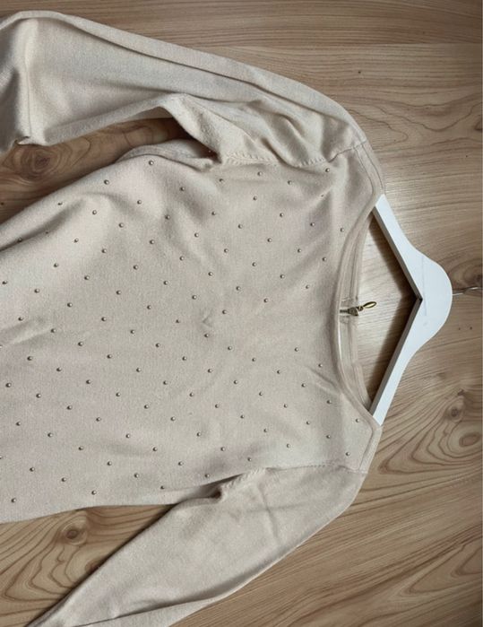 Beżowy sweterek rozm. M