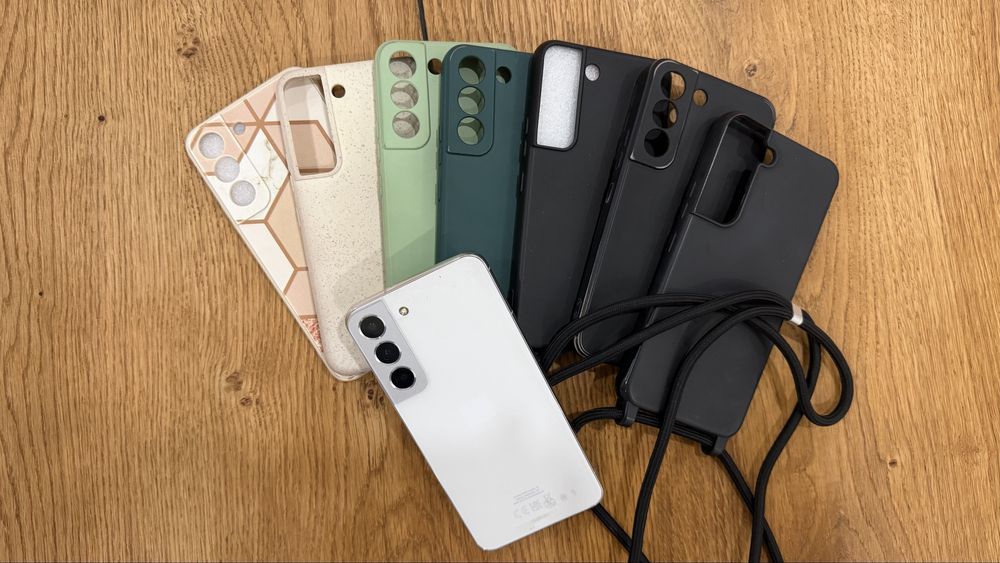 Samsung Galaxy S22 256GB – Como Novo + 7 Capas + Acessórios