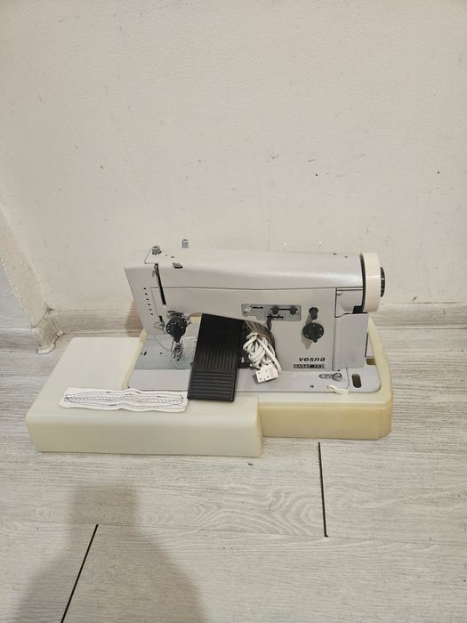 Maszyna do szycia Vesna