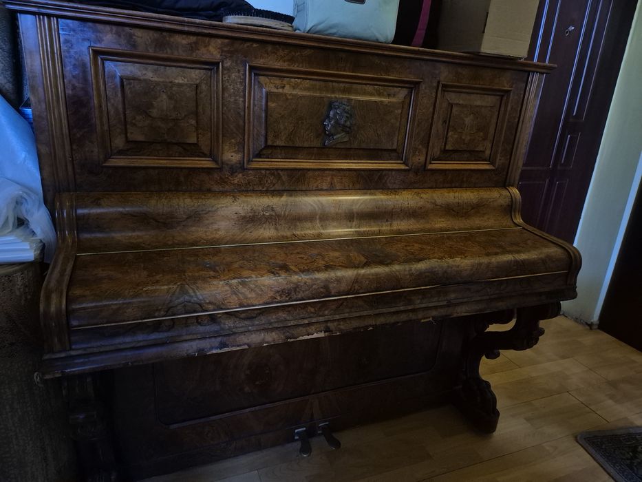 Pianino zabytkowe