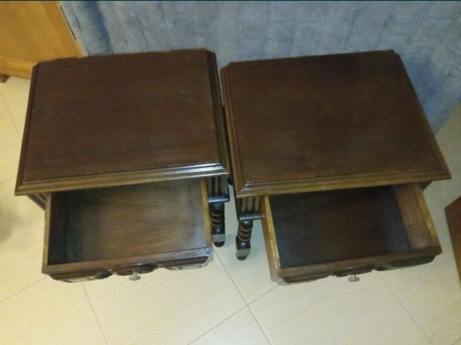 Conjunto de 2 mesas cabeceira madeira maciça