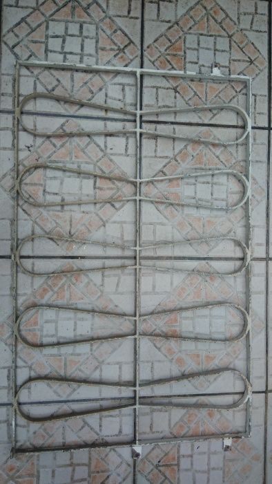 Grade de ferro - Antiga 89,5 x 57cm