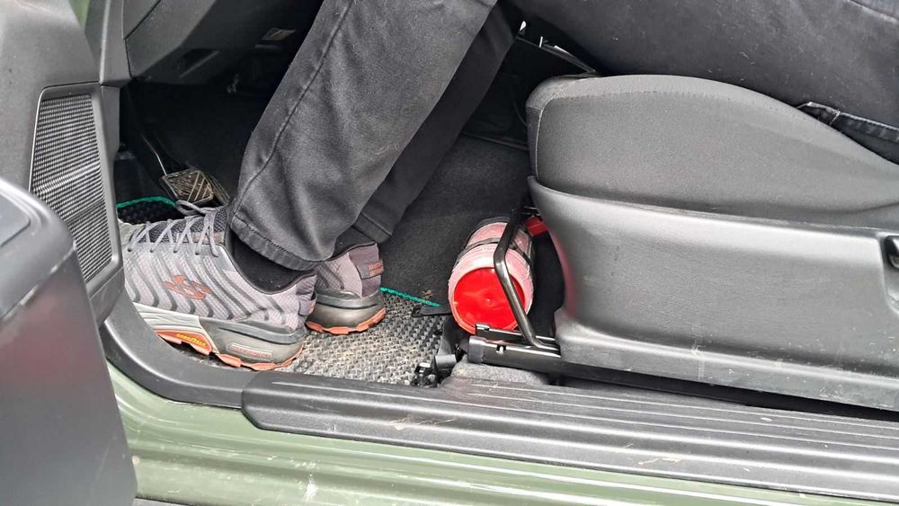 Кріплення вогнегасника під сидіння Toyota Suzuki Lexus