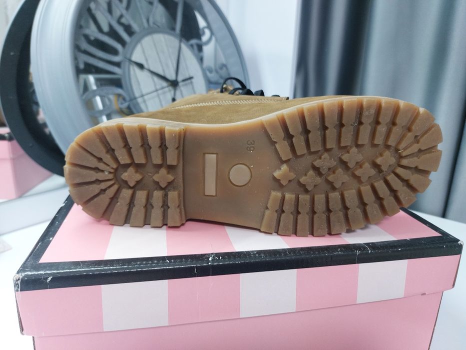 БОТИНКИ кожаные Осень- зима 
• В