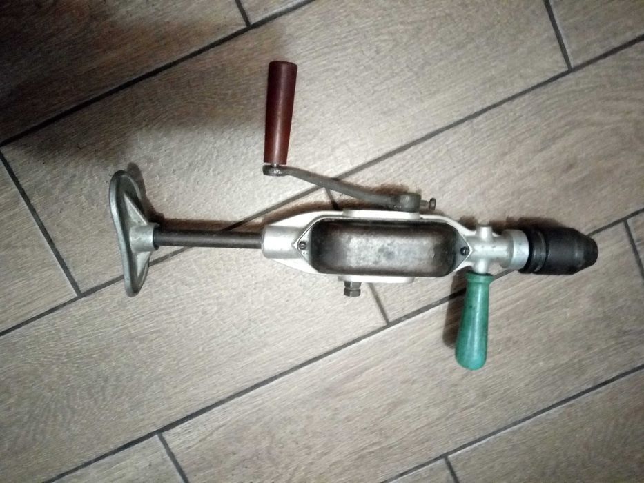 Продам дрель ручную советскую.