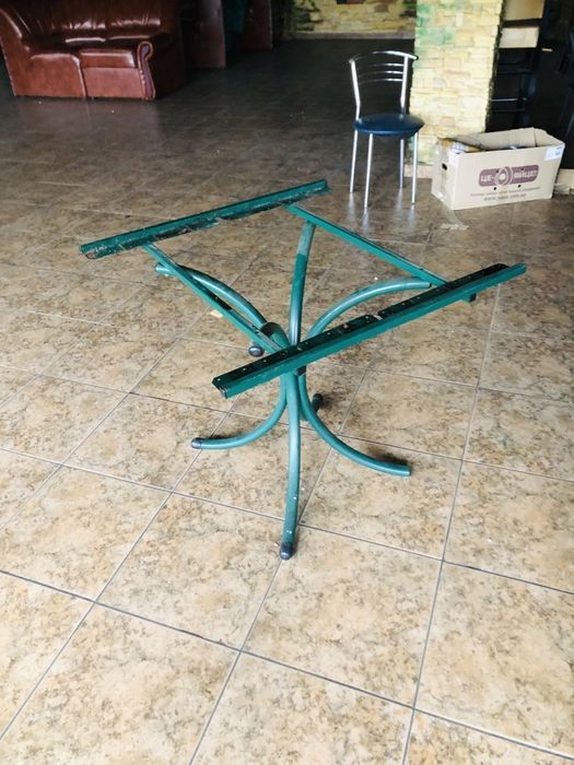 Каркаси металеві