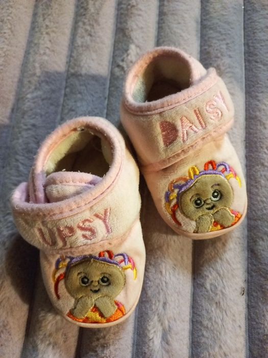 Тапочки для дівчинки