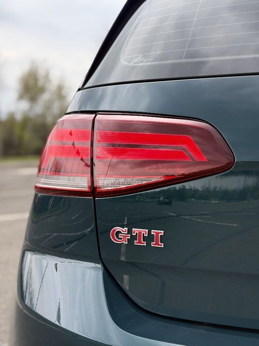 Volkswagen Golf GTI