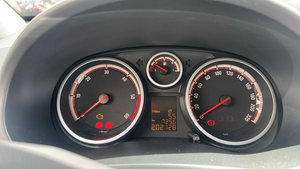 Opel Corsa 1.3 CDTI 2500€