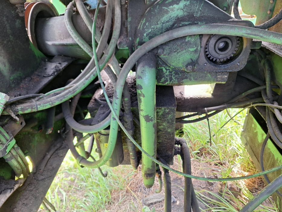 Okazyjna wyprzedaż Czesci sieczkarni john deere 6710  od 2zł/kg ,Goodyear 800/65 x32