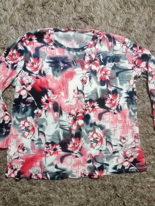 Sweterek damski rozmiar 8 XL