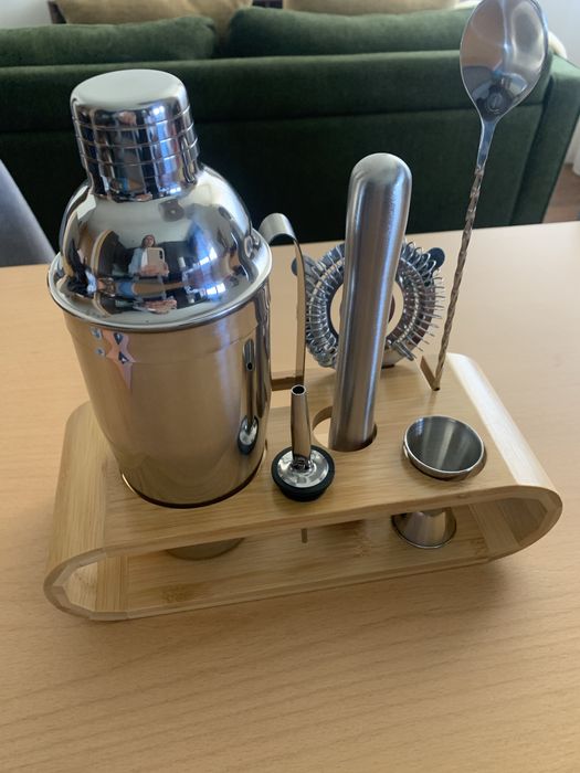 Conjunto elegante para cocktails