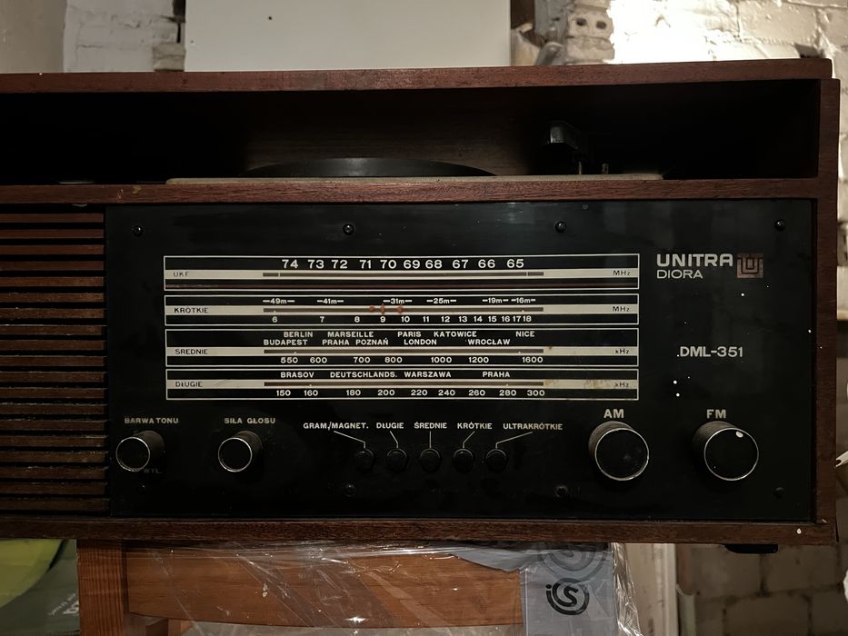 Radio gramofon UNITRA DIORA DML-351