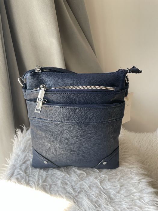 Nowa granatowa listonoszka