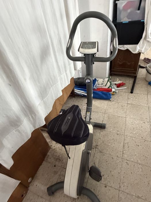 Bicicleta estatica como nova