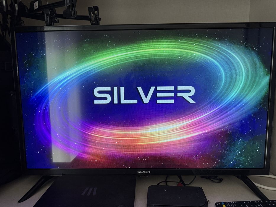 TV LED Silver 32" HD/Full HD (Modelo IP-LE32/495523) – Excelente Estado