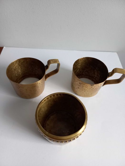 Mosiężne uchwyty koszyczki na szklanki cukiernica