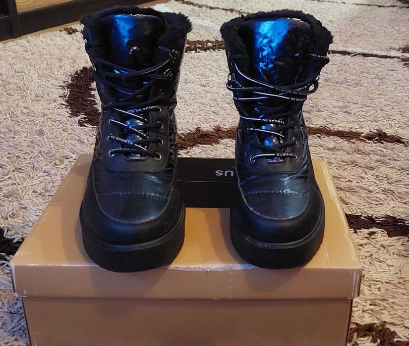 Женские зимние ботинки дутики