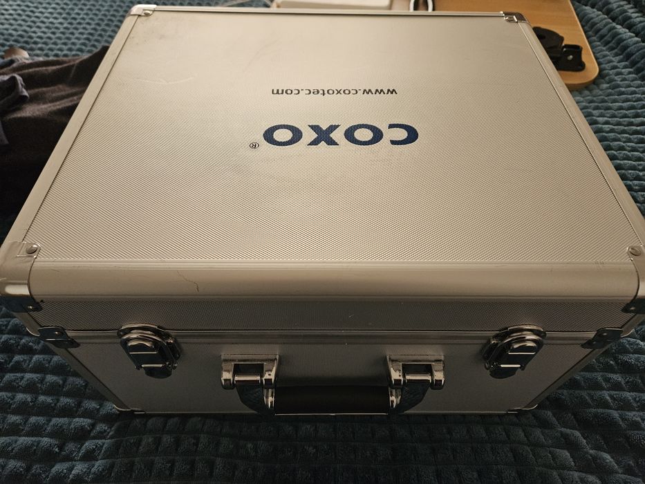 Motor de implantes dentários