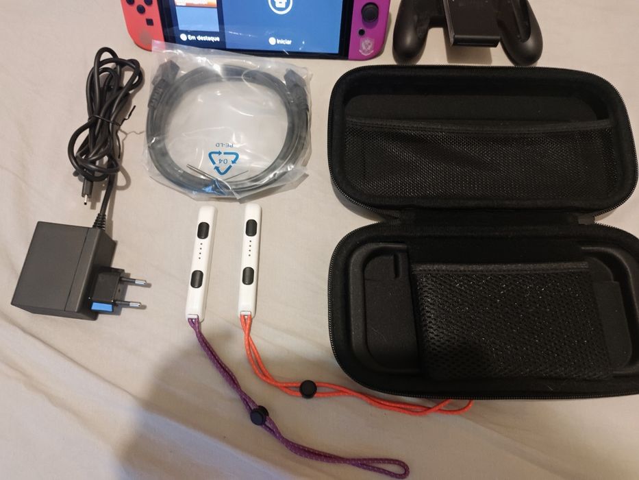 Nintendo switch OLED Pokémon 64Gb + 2 jogos