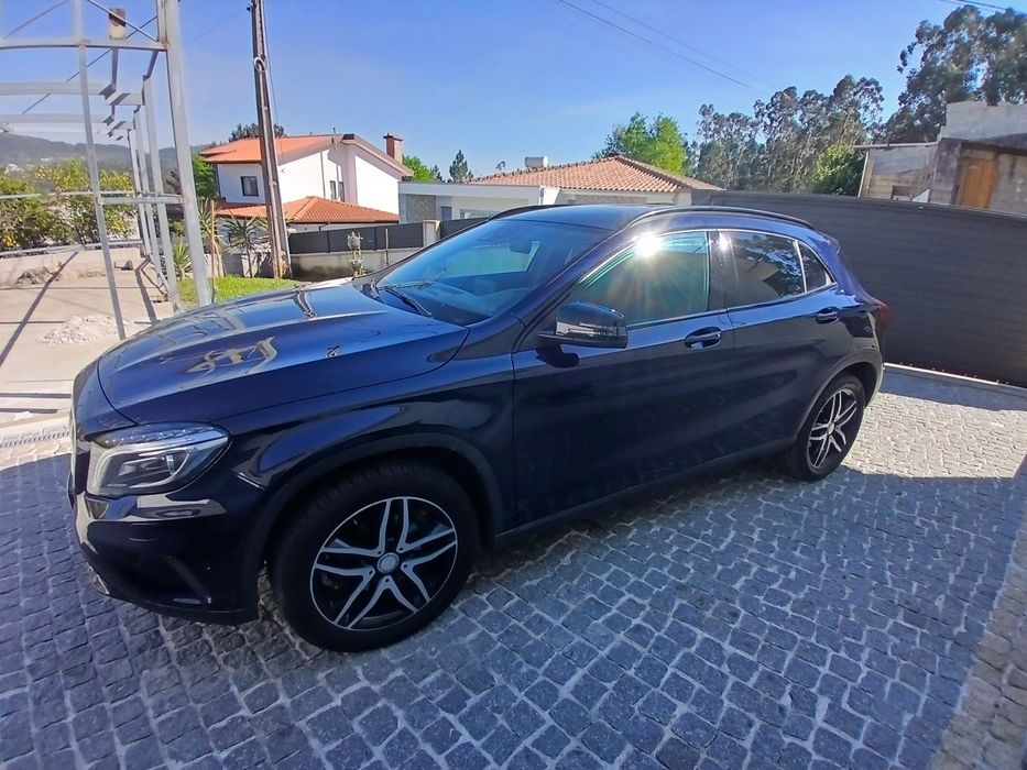 Mercedes  GLA 220Cdi urban + pack night