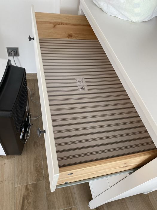 Cómoda  ikea com 3 gavetas