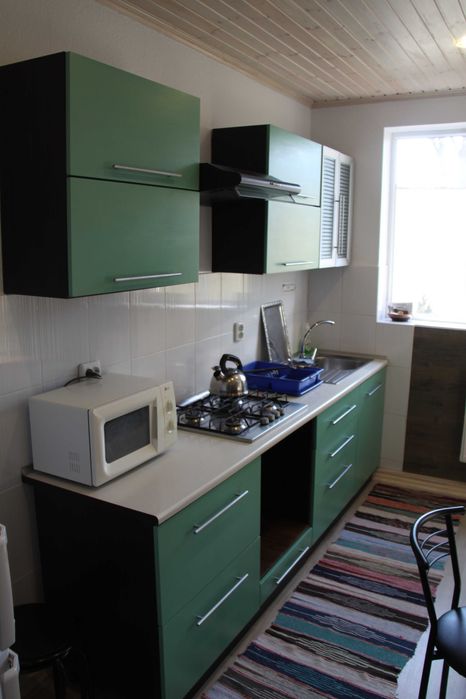 Поверх будинку, окремий вхід, ел\ен без відключень, закрите подвір"я