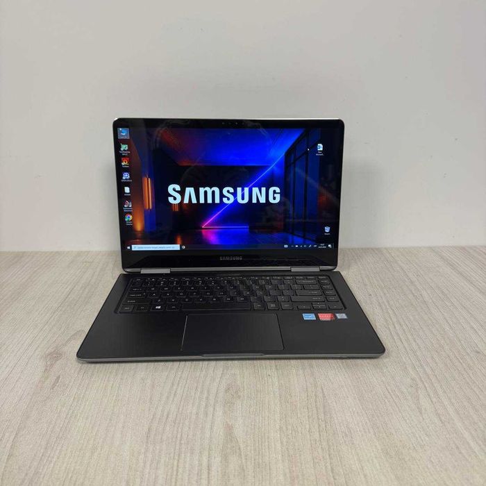 Samsung NP940X5N x360 15.6" Touch i7-8550U 16GB 256GB Radeon 540