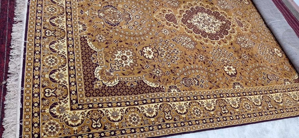 Килим 2 х 3 метри, ідеальний стан.