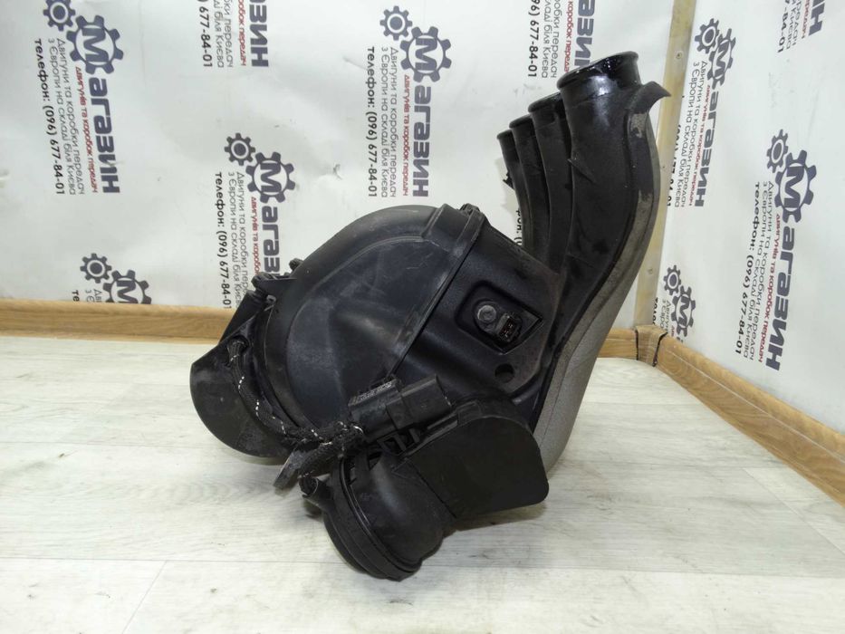 Колектор впускний Audi A4 B6 B7 VW Passat B5+ 2.0 ALT 06B133210AT