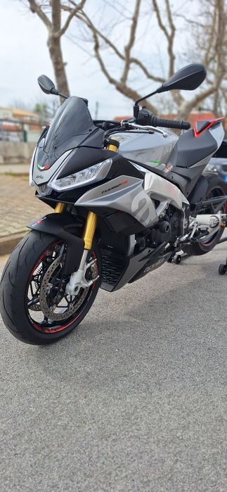 Aprilia Tuono V4