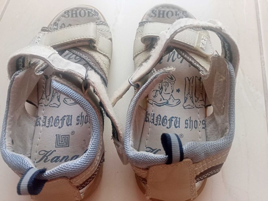 Сандалі шкіряні 32