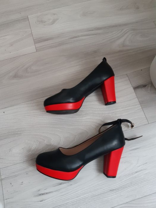 Sprzedqm Buty na obcasie
