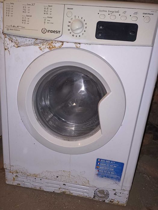 Продам пральну машину Indesit на запчастини