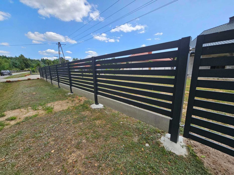 Słup aluminiowy do ogrodzeń 100x100x3x2500 + lakier proszkowy - słupek