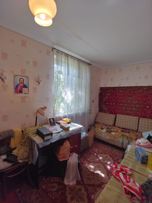 Компактний будинок біля озера