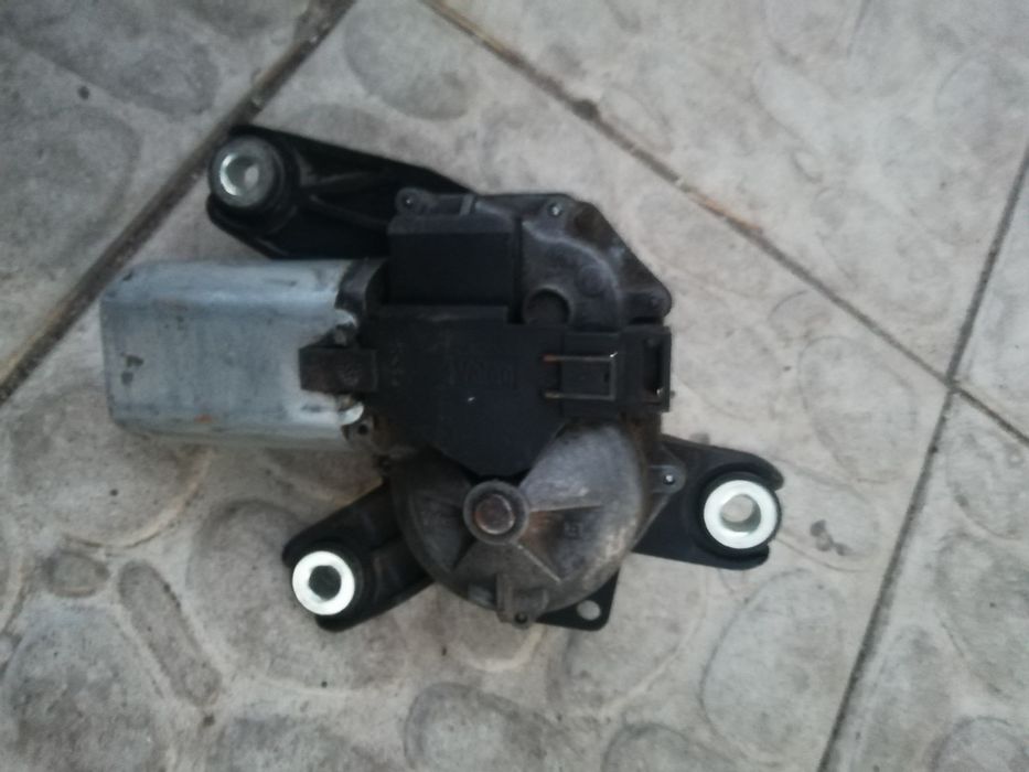 Моторчик слоочисника на опель комбо.