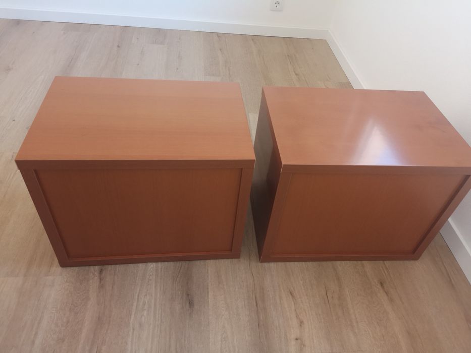 Mesa de cabeceira faia (duas)